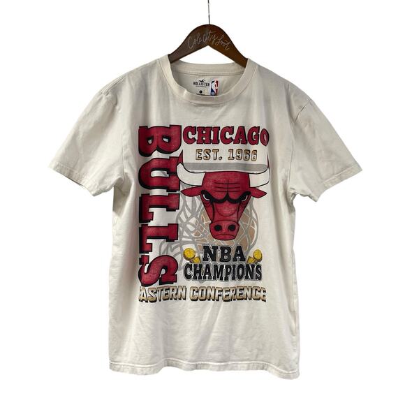 Chicago Bulls Graphic Tee Hollister Men’s Small NBA - Picture 1 of 6